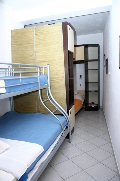 Apartments Ivan Orlic Vinisce Bilik gambar