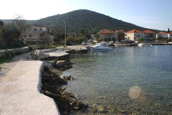 Apartments Ivan Orlic Vinisce Luaran gambar