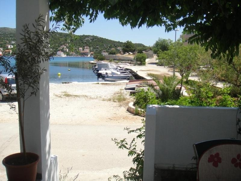 Apartments Ivan Orlic Vinisce Luaran gambar